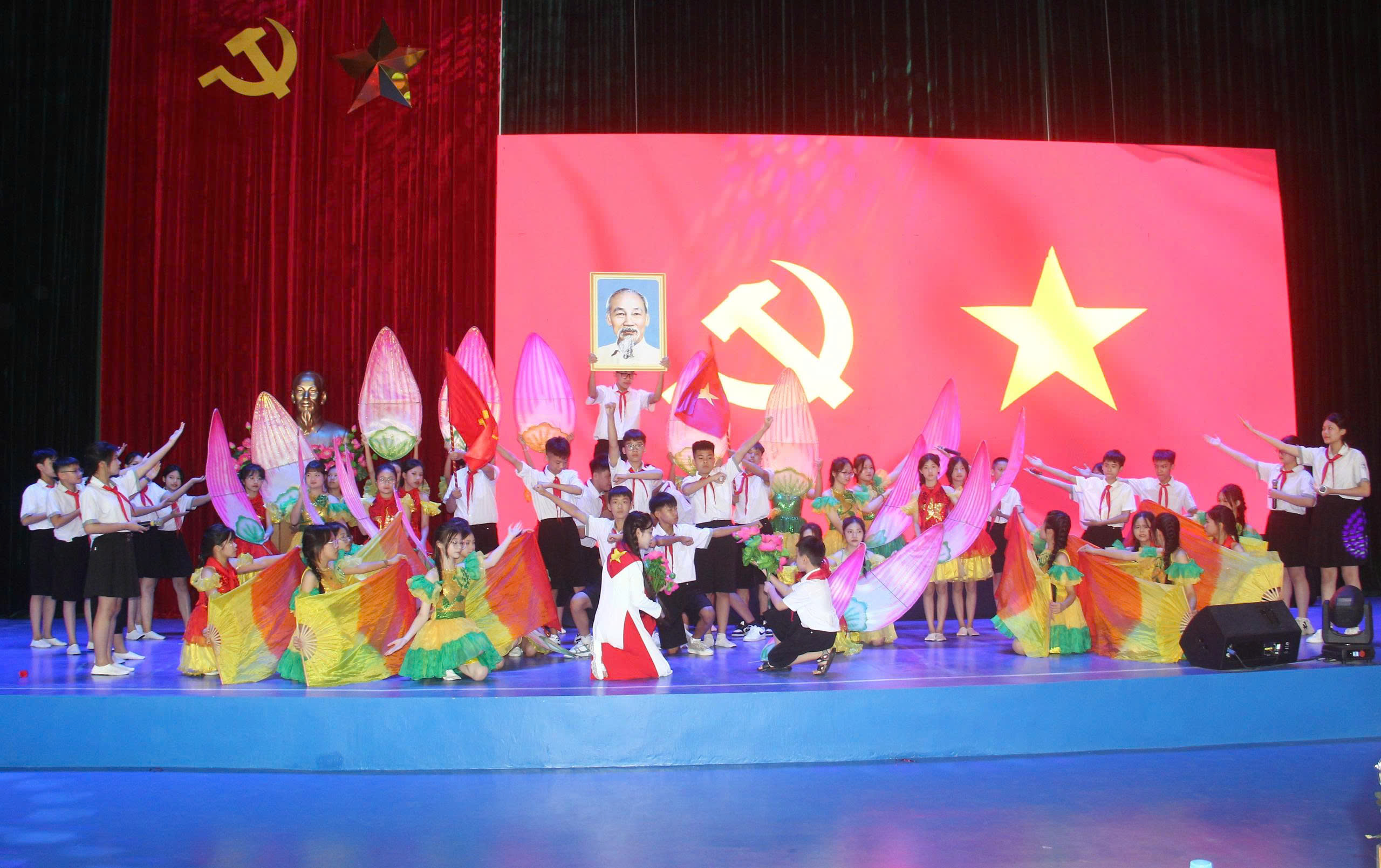 Anh-tin-bai